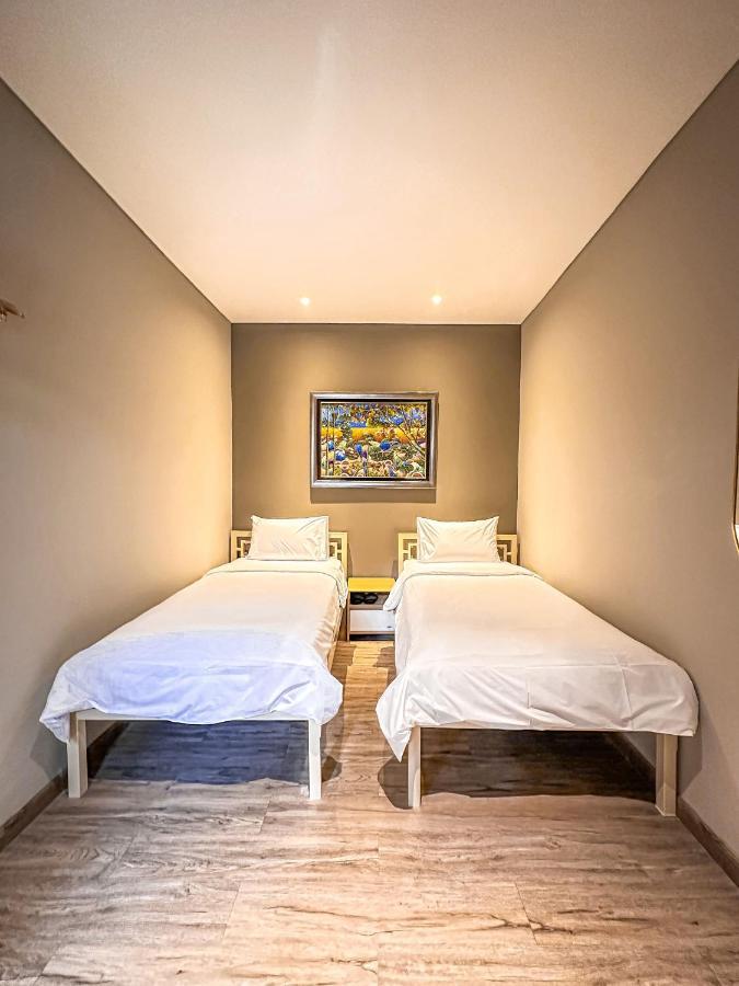 Lugano Arte Homestay Yakarta Exterior foto